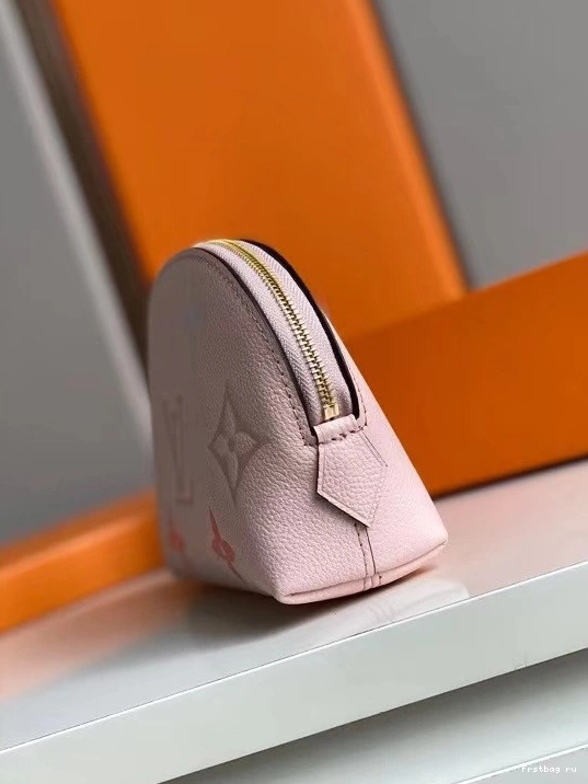 First bag ru VUITTON POUCH COSMETIC LOUIS 0722